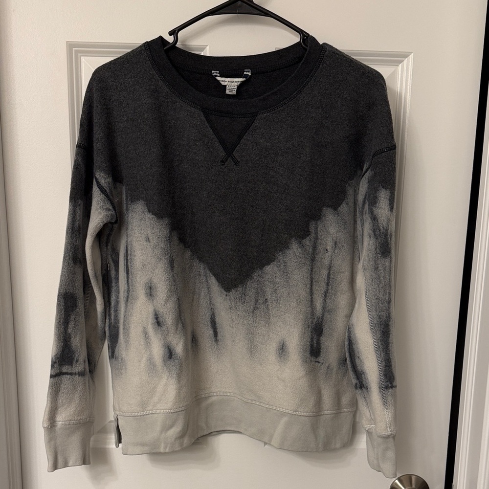 NWT Vintage American Eagle Outfitters Ombré Dark Gray Pullover Sweatshirt